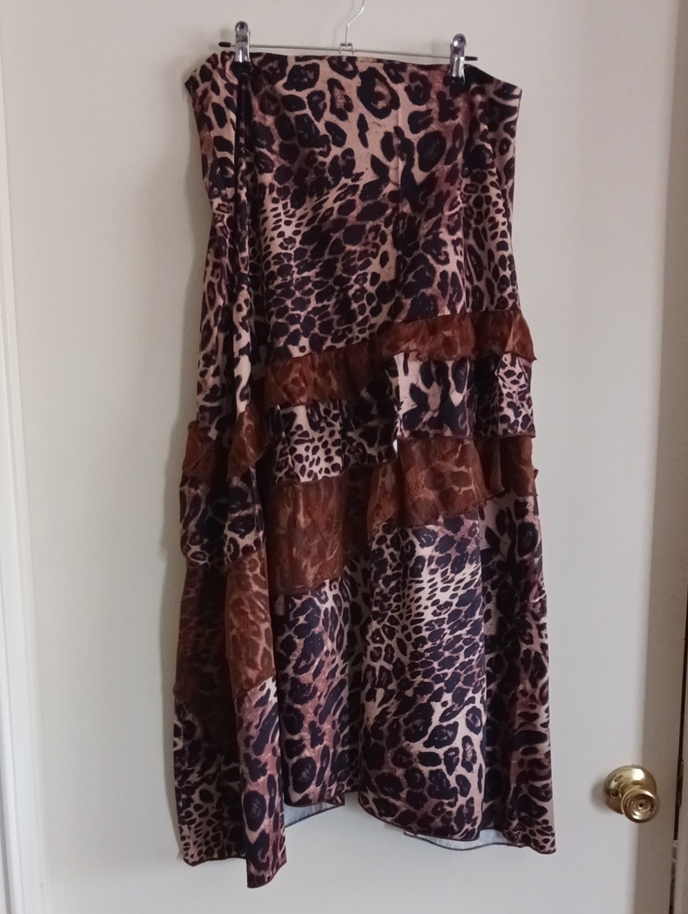 Leopard-Print  Maxi Skirt in Brown and Black